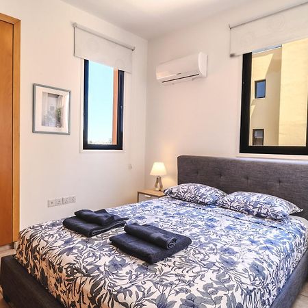 Isabella One Bedroom Larnaca Dış mekan fotoğraf