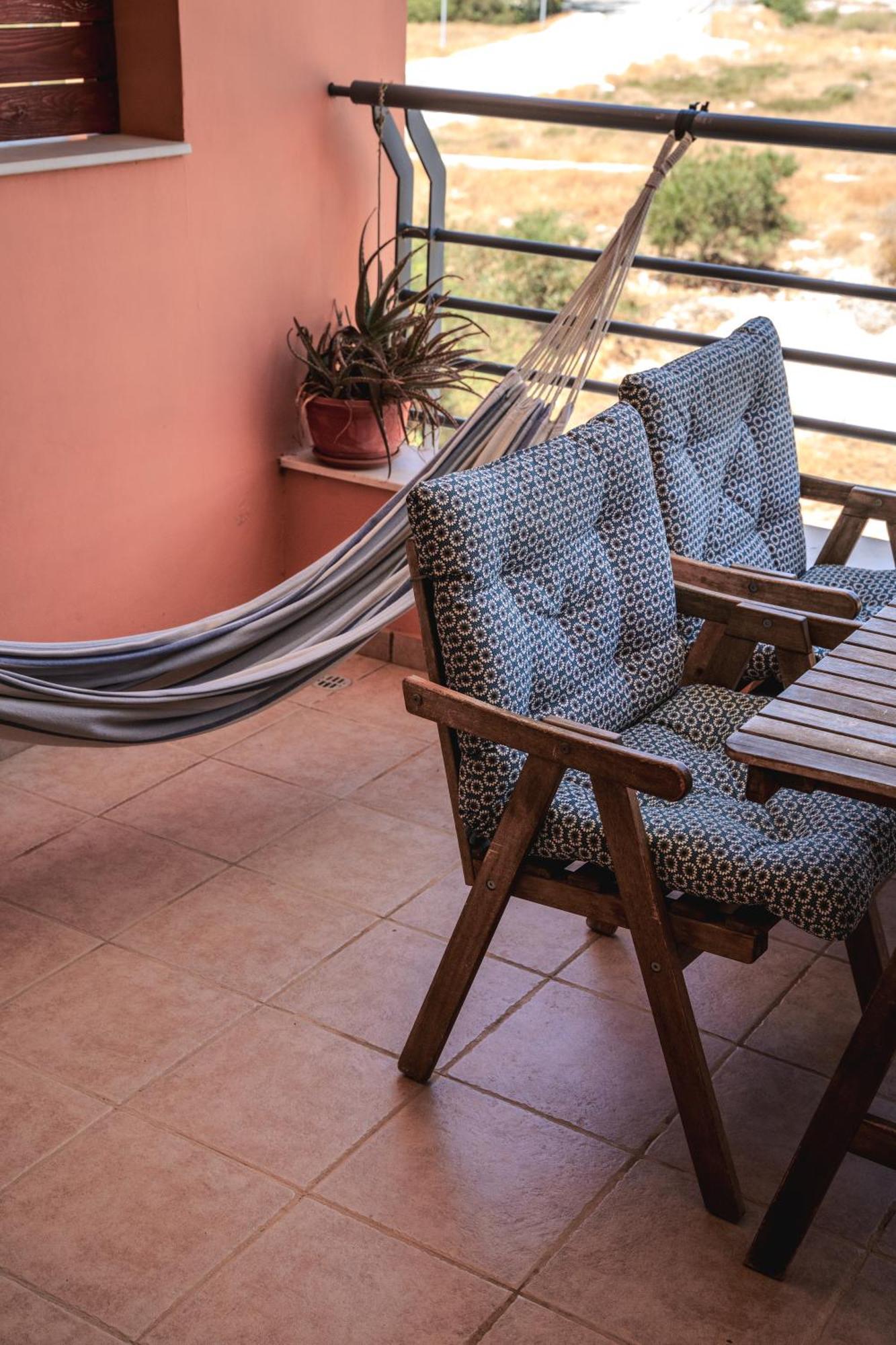Isabella One Bedroom Larnaca Dış mekan fotoğraf