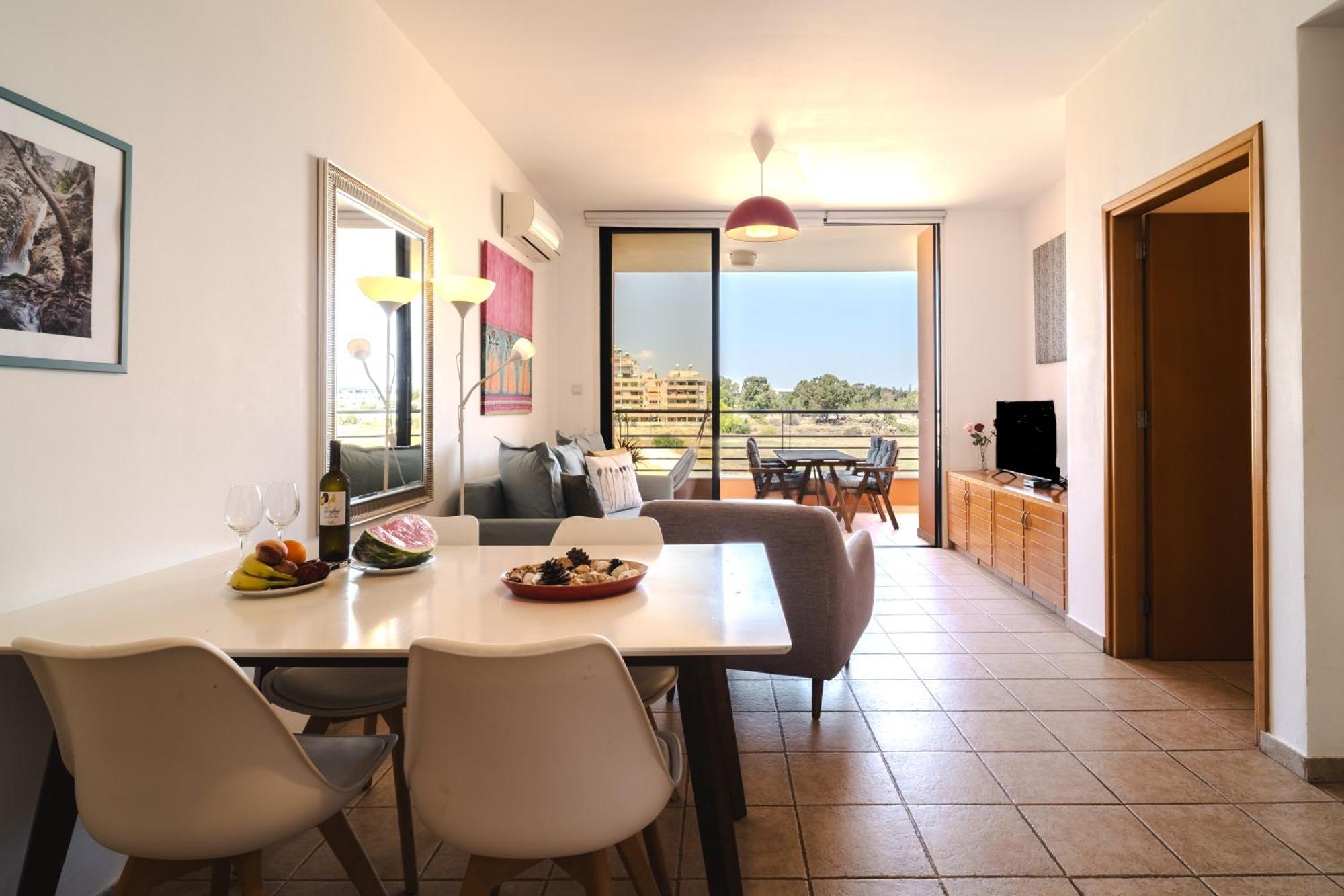 Isabella One Bedroom Larnaca Dış mekan fotoğraf