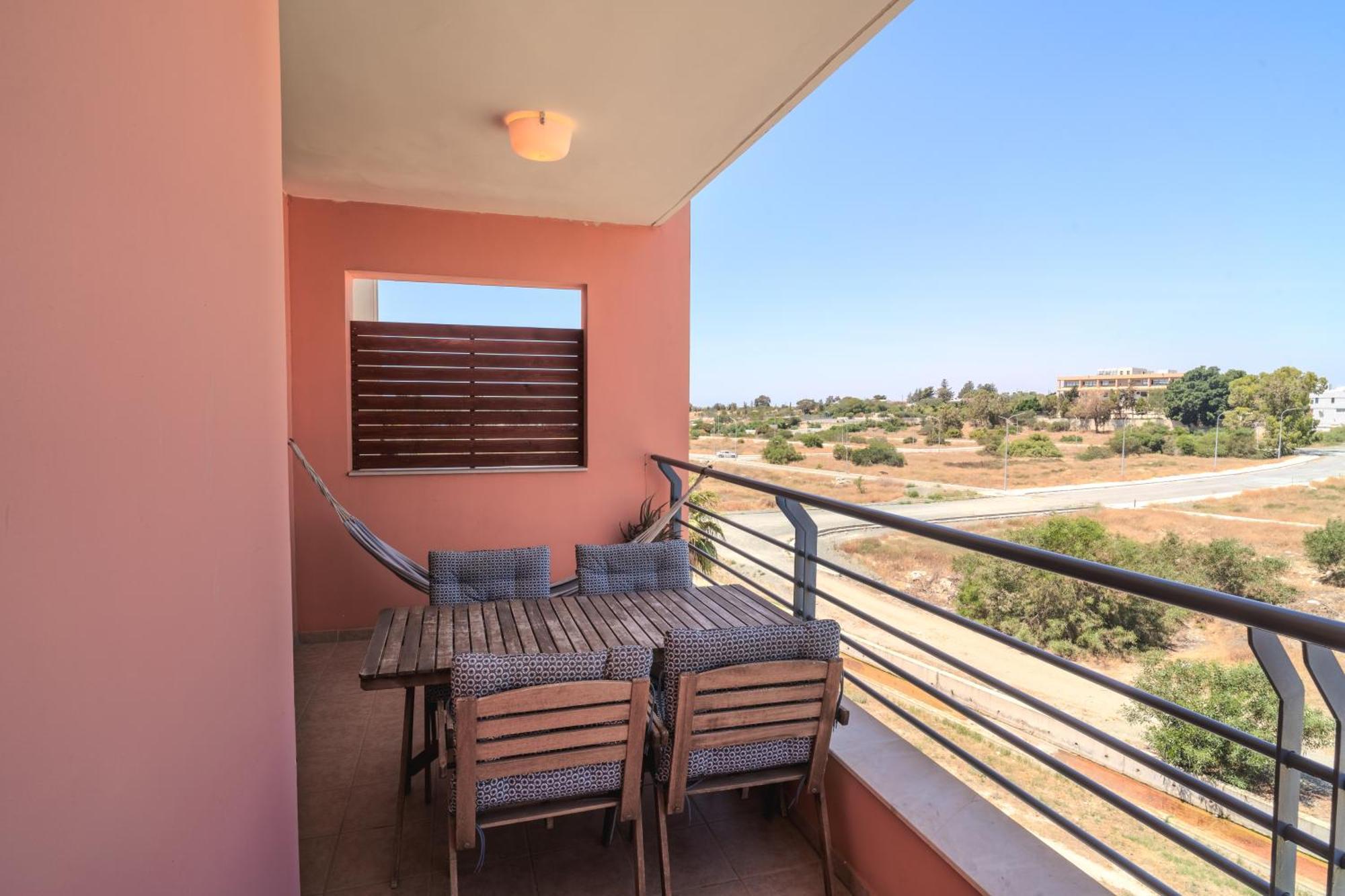 Isabella One Bedroom Larnaca Dış mekan fotoğraf
